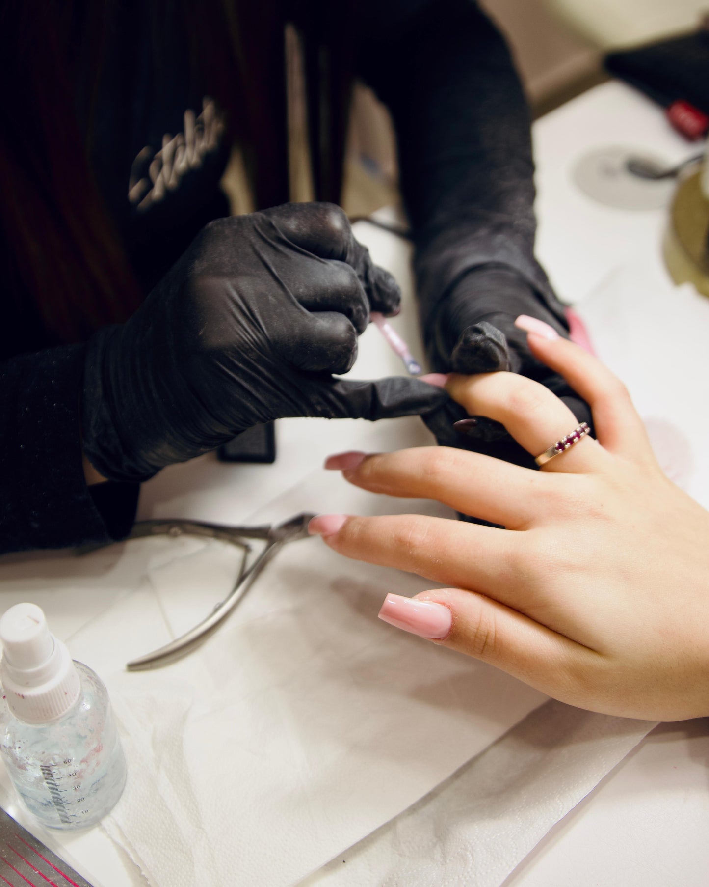 Ricostruzione unghie lunghe o nail art